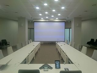  (Овальная переговорная Сколково в ДО Полет)