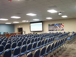  (Зал заседаний Friendswood ISD)