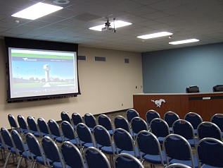  (Зал заседаний Friendswood ISD)